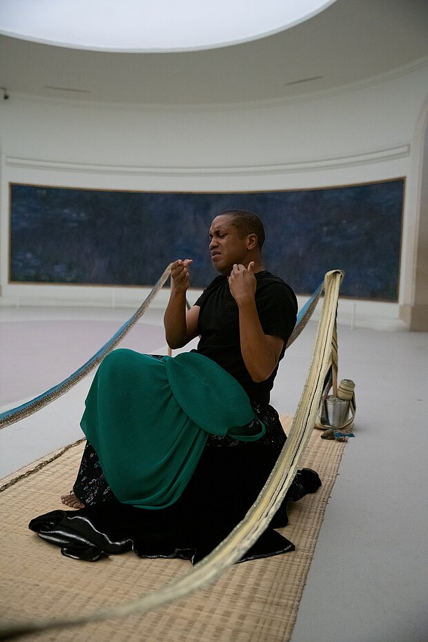 
            
                Performance Traja Harrell
            
        