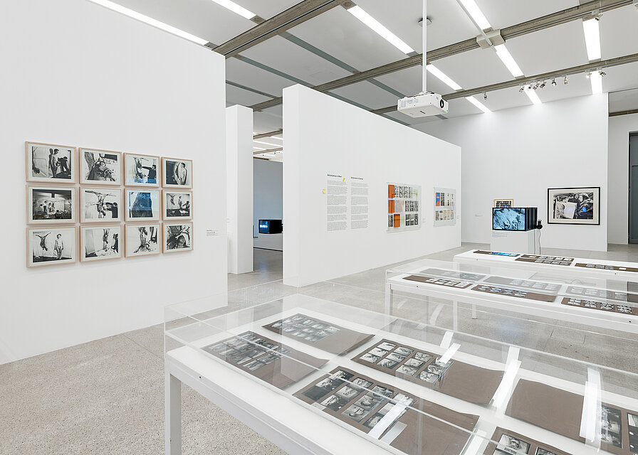 Ausstellungsansicht: Mapping the 60s. Kunst-Geschichten aus den Sammlungen des mumok