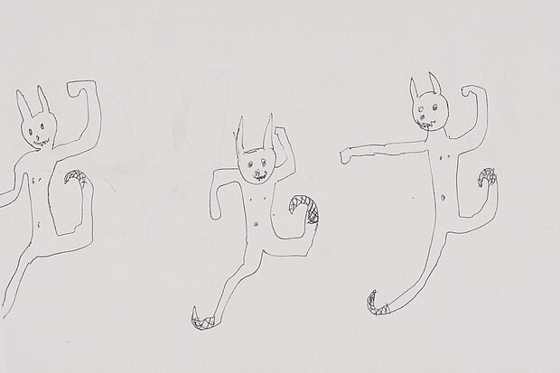 
            
                Mehrere einfache Linienzeichnungen katzen- oder fabelwesenartiger Figuren in unterschiedlichen Bewegungsposen, verteilt über ein leeres Blatt. / Multiple simple line drawings of cat- or creature-like figures shown in different movement poses, spread across a blank sheet.
            
        