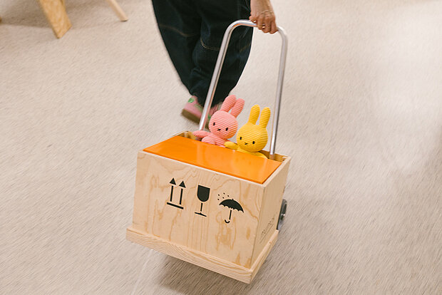 
            
                KinderkunstTransporter im mumok
            
        