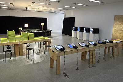 Ausstellungsansicht Vom Kunstwerk zum Artefakt