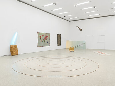 Ausstellungsansicht: Mapping the 60s. Kunst-Geschichten aus den Sammlungen des mumok