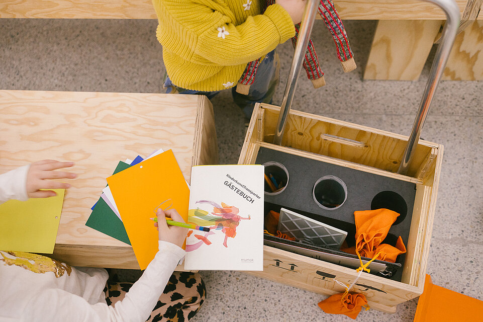 KinderkunstTransporter im mumok