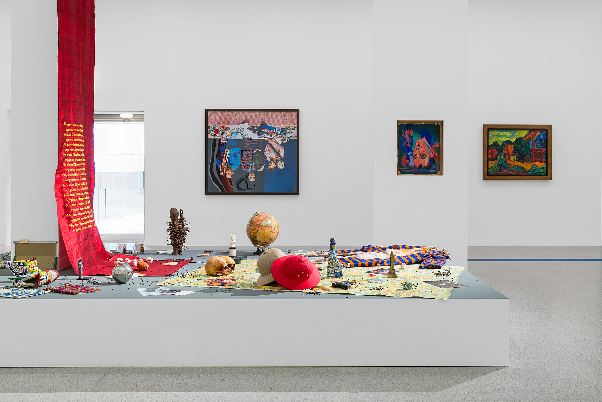 Ausstellungsansicht Die Welt von morgen wird eine weitere Gegenwart gewesen sein - Blick in den Ausstellungsraum