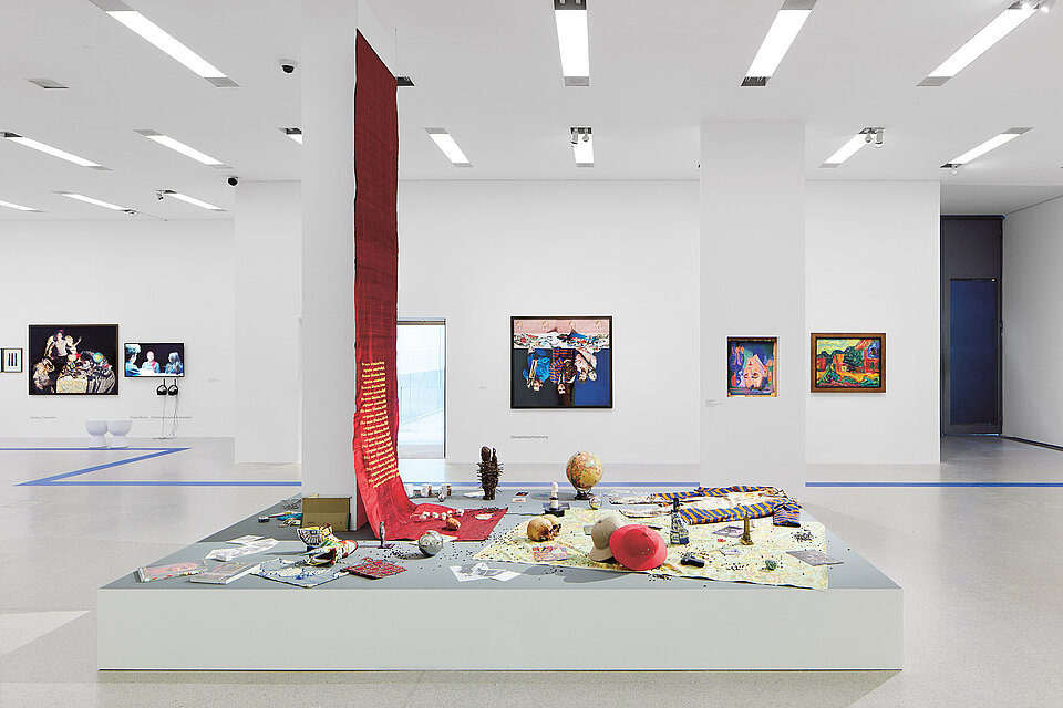 Ausstellungsansicht Die Welt von morgen wird eine weitere Gegenwart gewesen sein