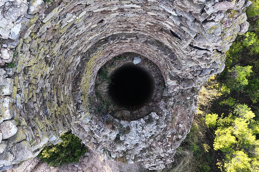 Claudia Pagès Rabal Feudal Hole, 2025 