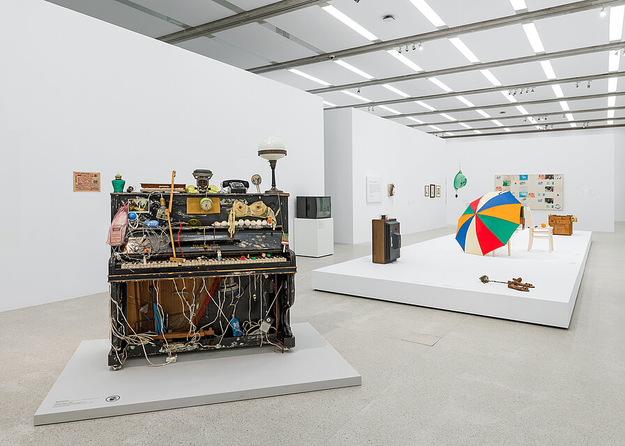 Ausstellungsansicht: Mapping the 60s. Kunst-Geschichten aus den Sammlungen des mumok