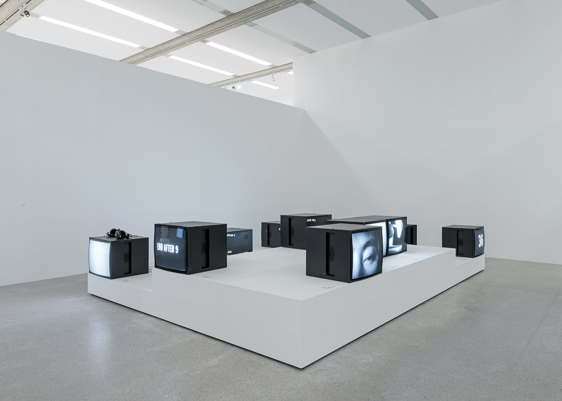 Ausstellungsansicht: Mapping the 60s. Kunst-Geschichten aus den Sammlungen des mumok