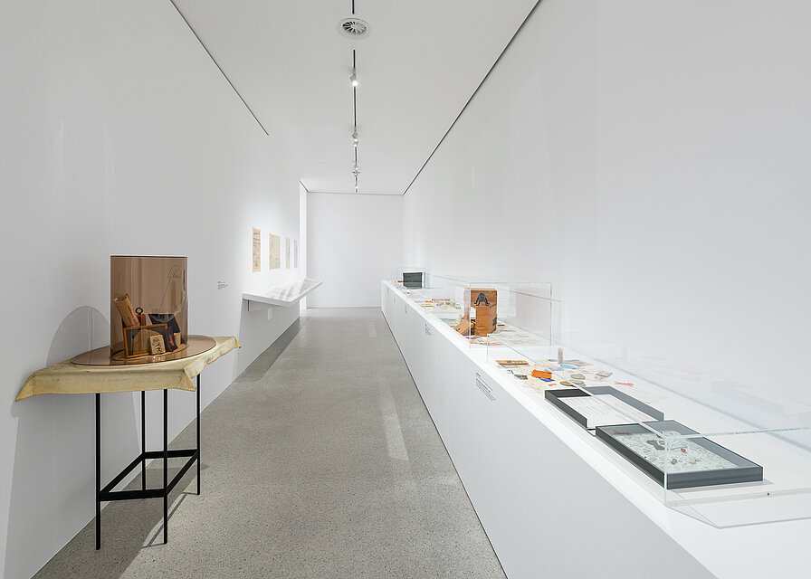 Ausstellungsansicht: Mapping the 60s. Kunst-Geschichten aus den Sammlungen des mumok